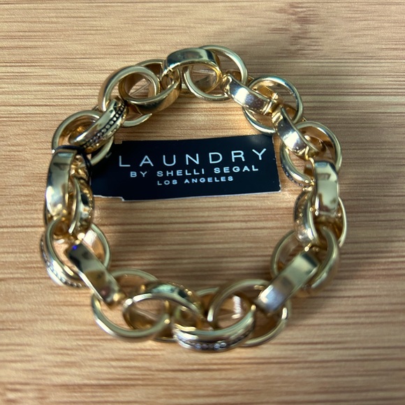 Laundry by Shelli Segal Gold Chunky Chain Stretch Bracelet - Picture 3 of 4